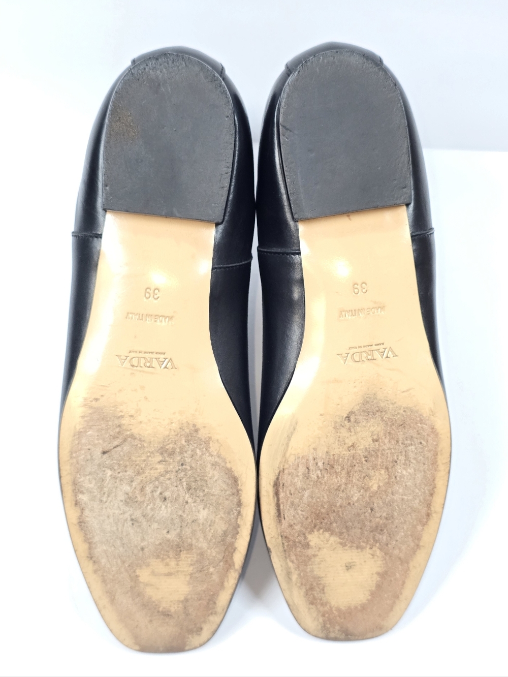 Varda Chelsea Leather Ankle Boots Flat Heel Pull On Style Women Sz.39 - Picture 10 of 12